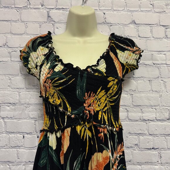 Patrons Of Peace Floral Smocked Maxi Dress Size Medium - Picture 4 of 6